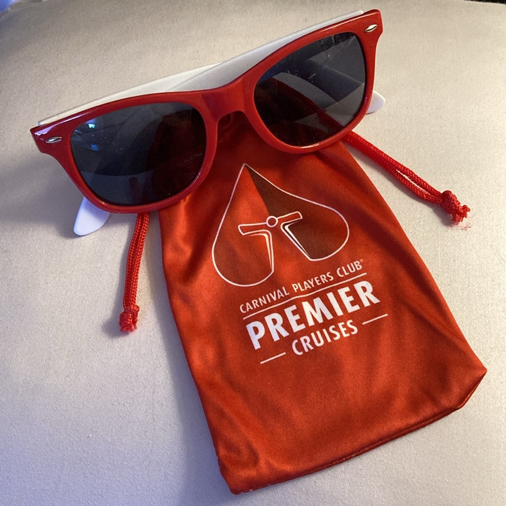 NWOT - Carnival Players Club Premier Cruises Tinted Plastic Sunglasses